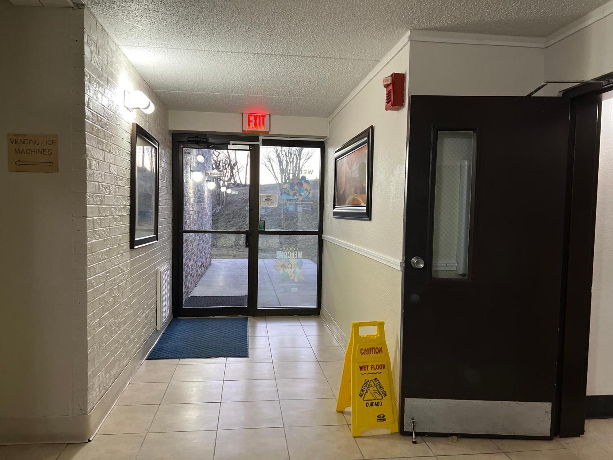 Travelodge By Wyndham Wytheville Ngoại thất bức ảnh